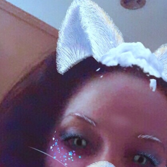 Meet your Posher, Danielle - Picture 1 of 1